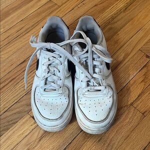 Used Nike Air Force 1 Low tops unisex size 5.5 youth